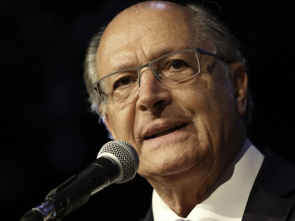 “Comércio eletrônico é positivo, mas precisamos ter uma concorrência leal”, diz Alckmin