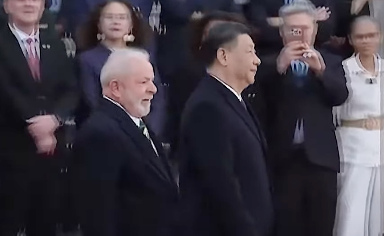 Relação com China não causa “arranhão” com os EUA, diz Lula