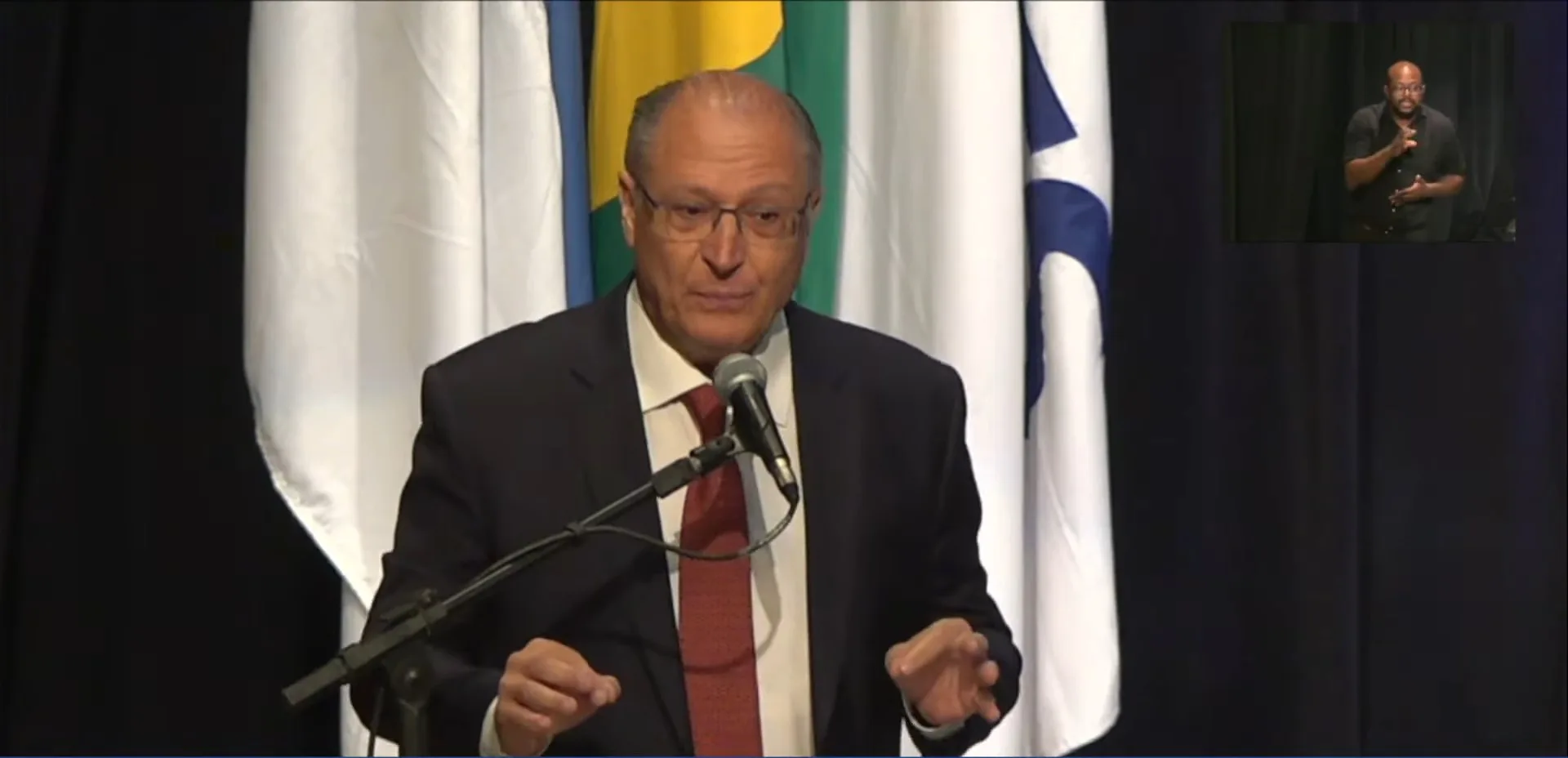 “Não tem história de reforma ministerial”, diz Alckmin