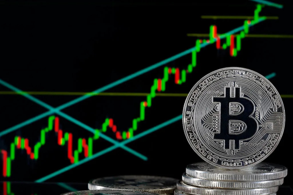Bitcoin sustenta alta e pode subir mais com dado de inflação nos EUA, dizem analistas