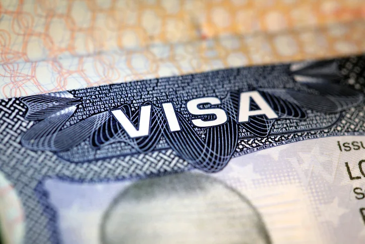 Valor do visto para os EUA vai ficar mais caro a partir de 30 de maio; veja quem será mais afetado