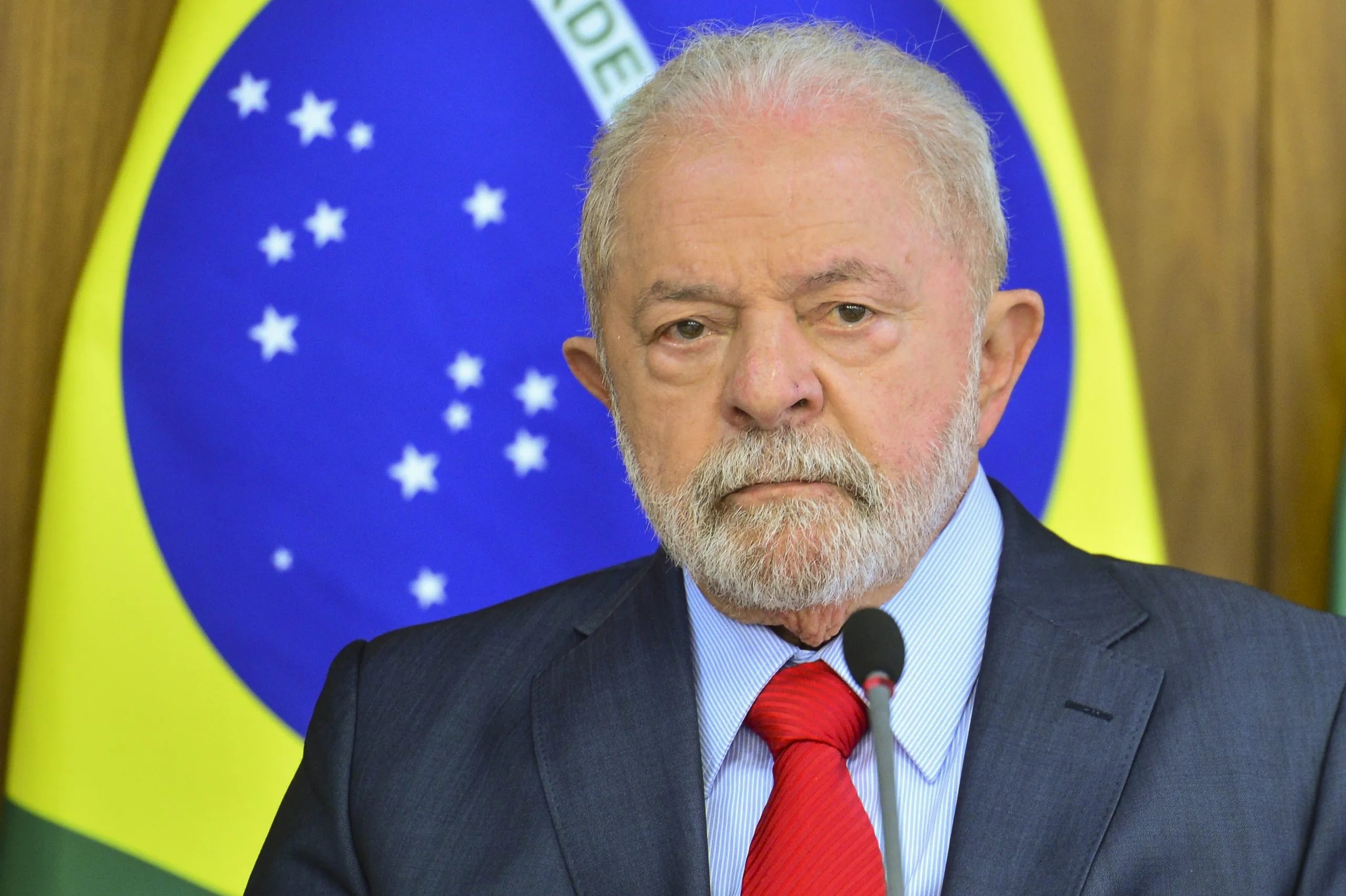 “Não, Lula, democracias não querem a guerra. Pare com asneiras”