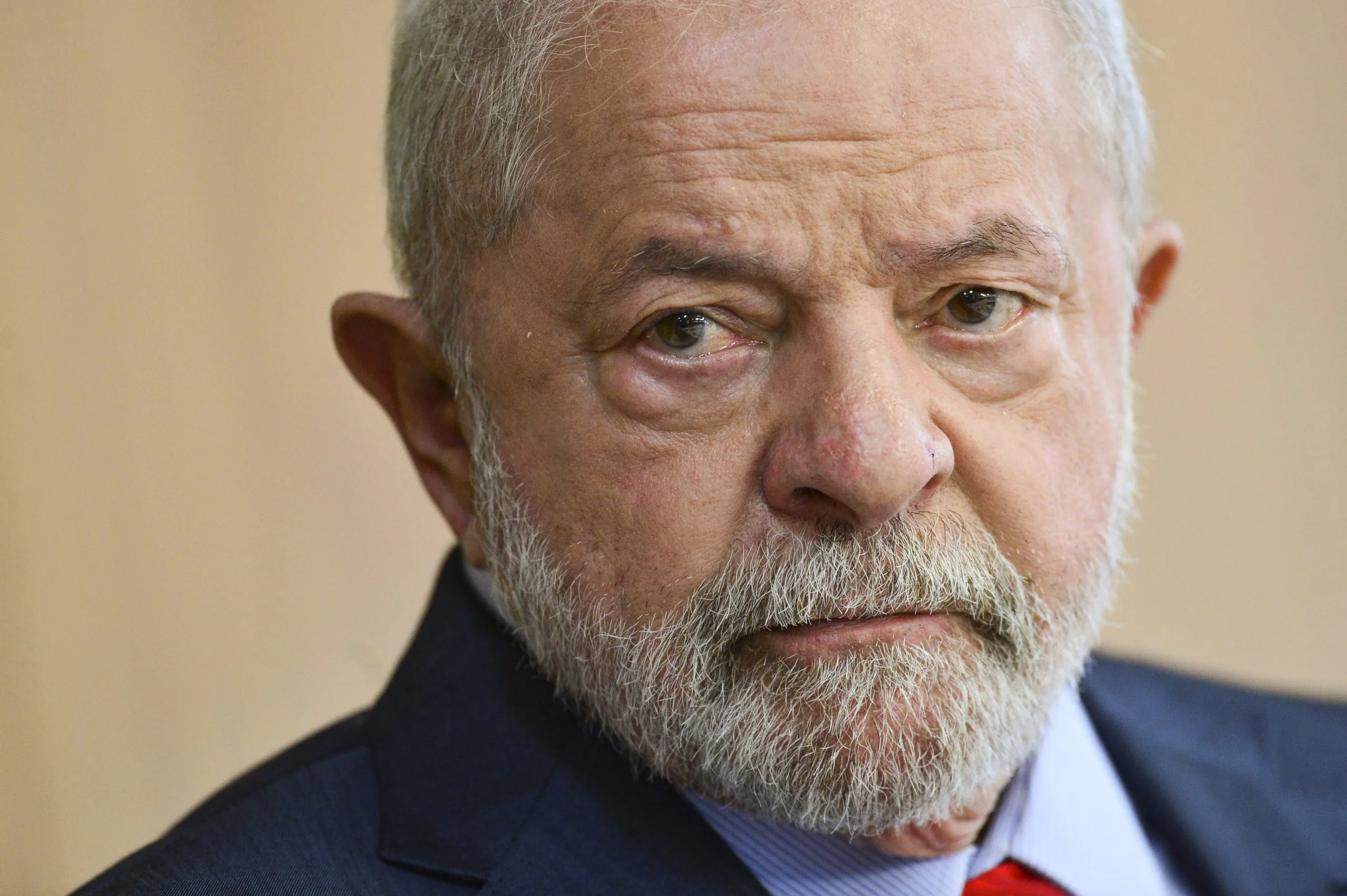 Lula visita os Emirados Árabes neste sábado