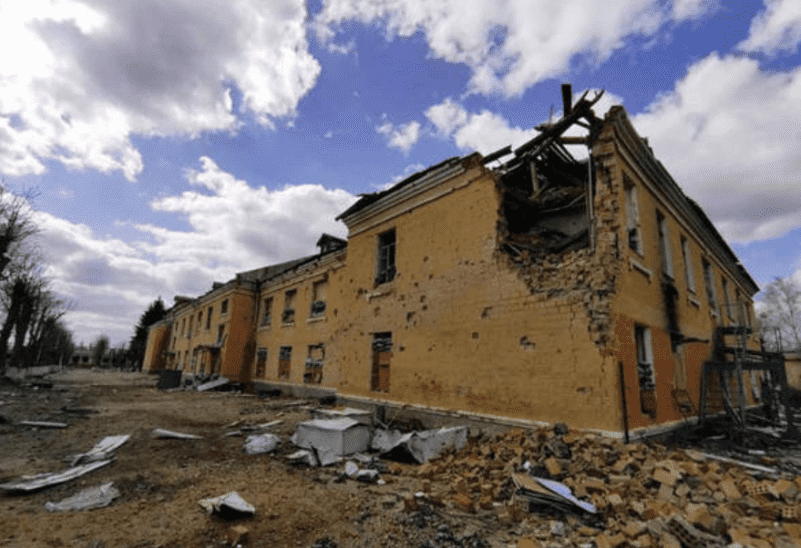 Cidades ucranianas são atacadas; EUA tentam achar fonte de documentos vazados