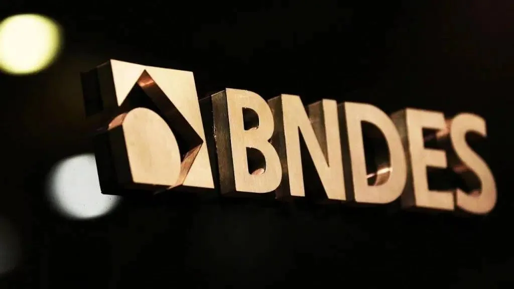 BNDES estrutura operação com Afrexim para financiar aquisição de aviões da Embraer