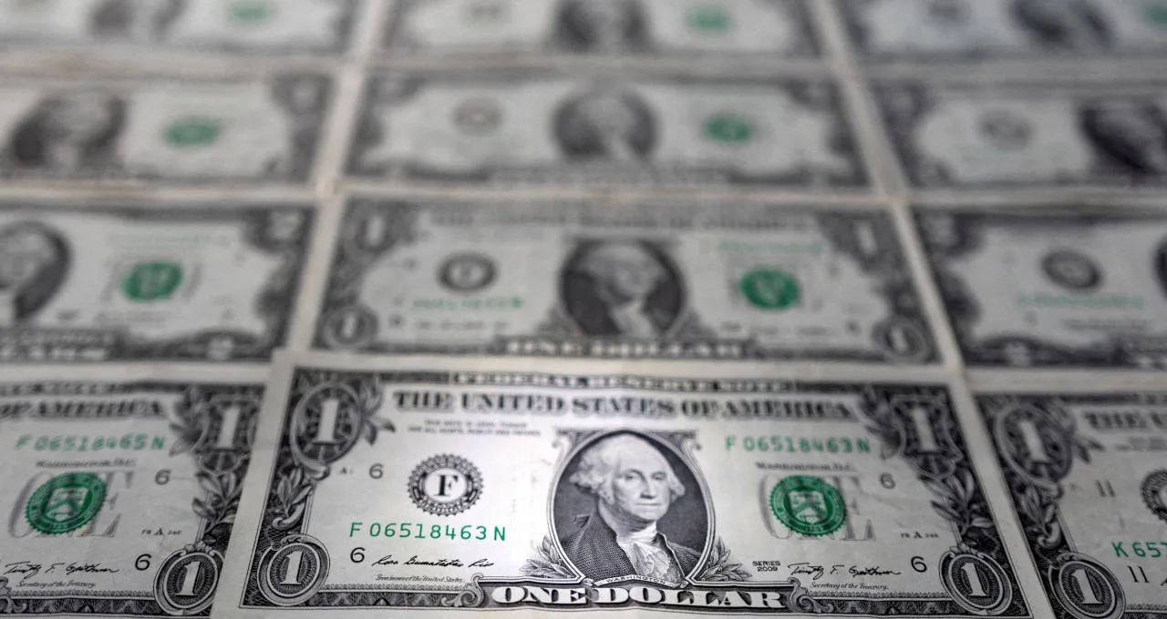 Dólar recua pelo terceiro dia sob influência do exterior, mas não se sustenta abaixo de R$ 4,90