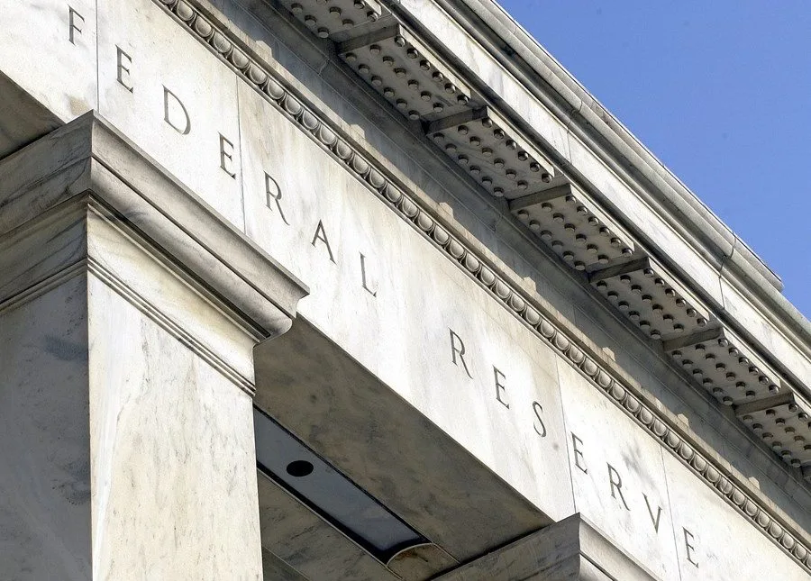Membro do Fed vê ainda “clara persistência” na inflação, sem descartar recessão leve nos EUA