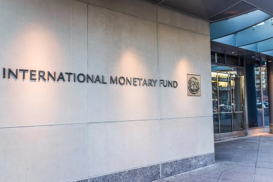 Economia global enfrenta riscos crescentes, apesar da resiliência do sistema financeiro, aponta FMI