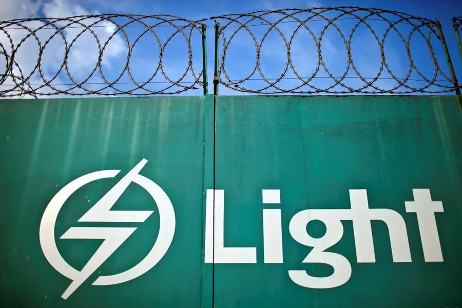 Justiça aceita pedido da Light (LIGT3) para suspender pagamentos de dívidas