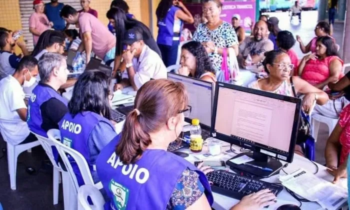 A polícia na mira - Crusoé