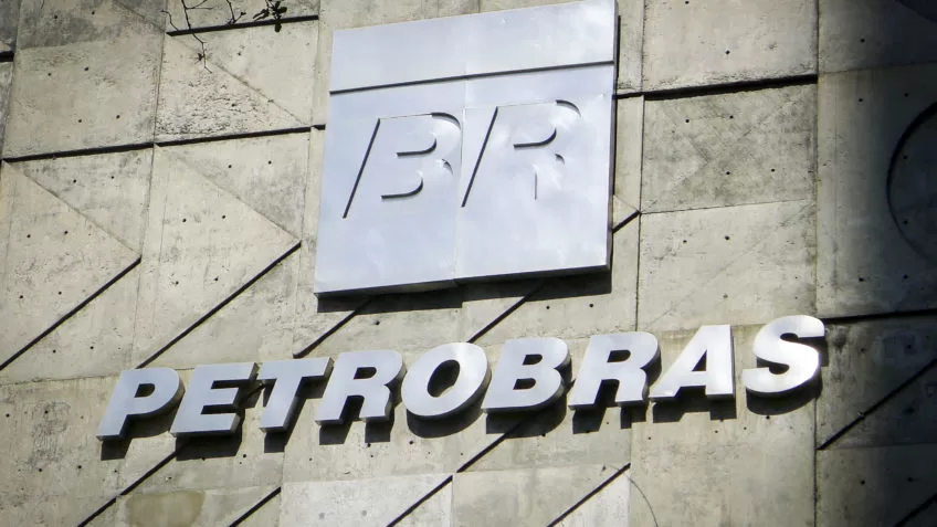 Petrobras aprova mudar estatuto apesar de questionamento do TCU