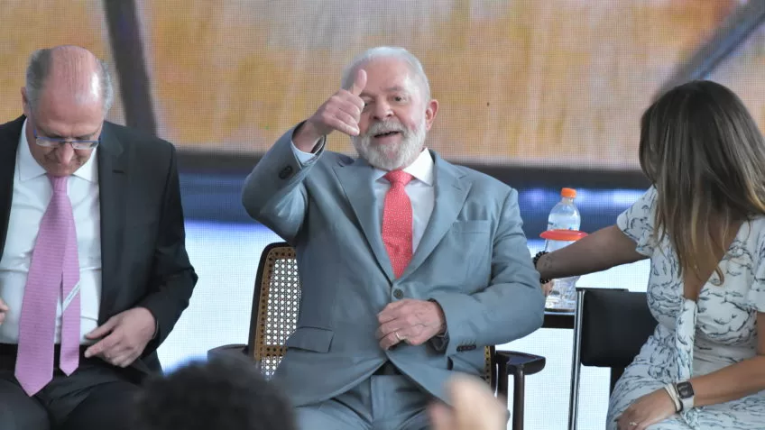 Ao vivo: Lula anuncia investimentos de bancos públicos nos Estados