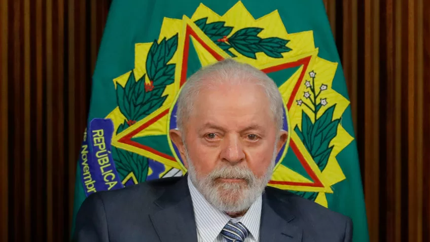 51% aprovam e 43% desaprovam maneira de Lula governar, diz Ipec