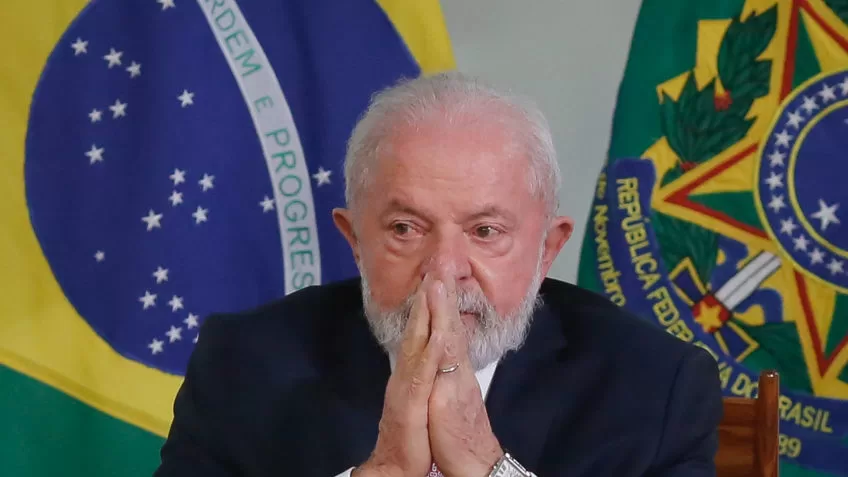 Lula lamenta mortes causadas por incêndio em acampamentos do MST