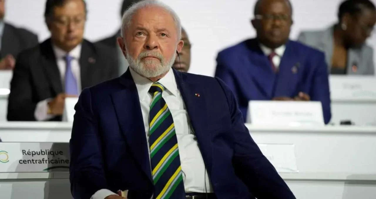 Brasil na Opep+ quer convencer produtores de petróleo a acabarem com uso de combustíveis fósseis, diz Lula
