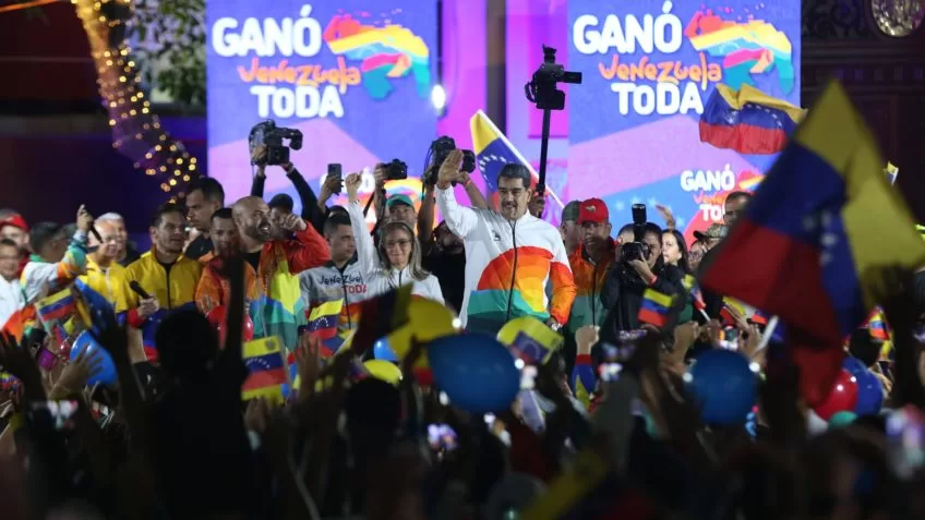 Referendo venezuelano é “palco político” de Maduro, diz especialista