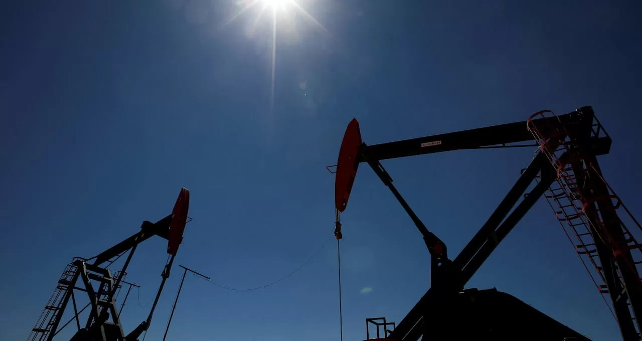Não para de cair: Petróleo sofre mais uma derrocada; veja motivos
