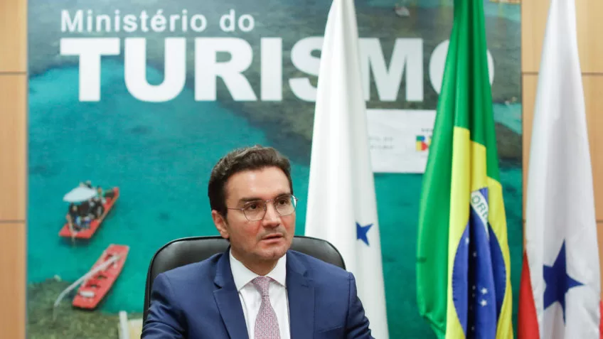 Sabino quer dobrar gasto de turistas estrangeiros no Brasil até 2027