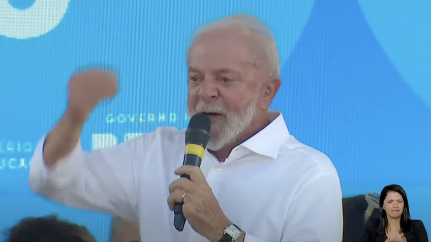 Lula volta a chamar Bolsonaro de maluco, aloprado e ignorante