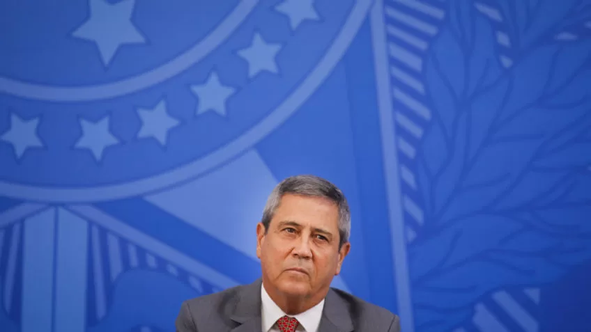Braga Netto chamou ex-comandante de “cagão” por não aderir a golpe