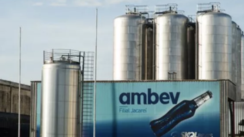 Ambev tem lucro líquido de R$ 4,52 bi no 4º trimestre de 2023