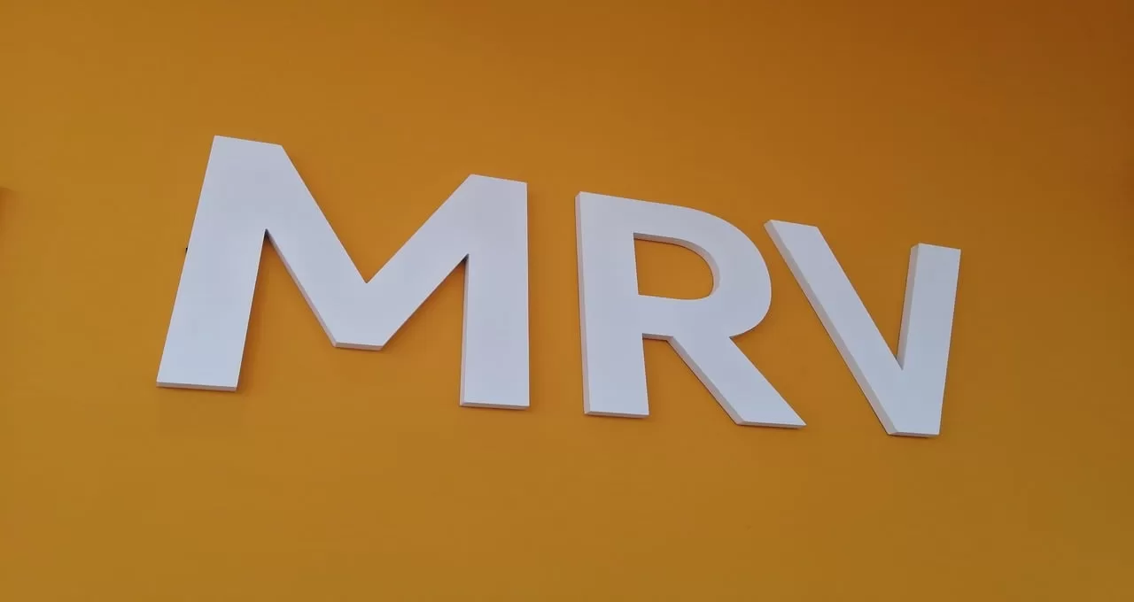 Com tombo de 40%, MRV (MRVE3) já perdeu uma C&A em 2024 e vira quarta do setor