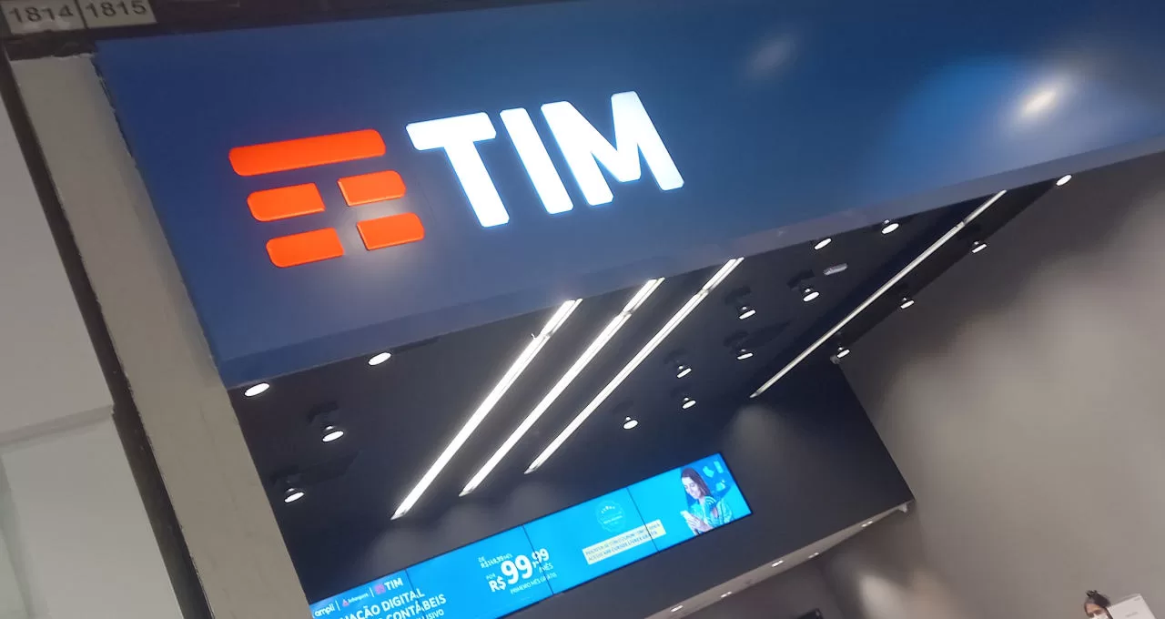 TIM (TIMS3) tem lucro líquido normalizado de R$ 900 milhões no 4º tri