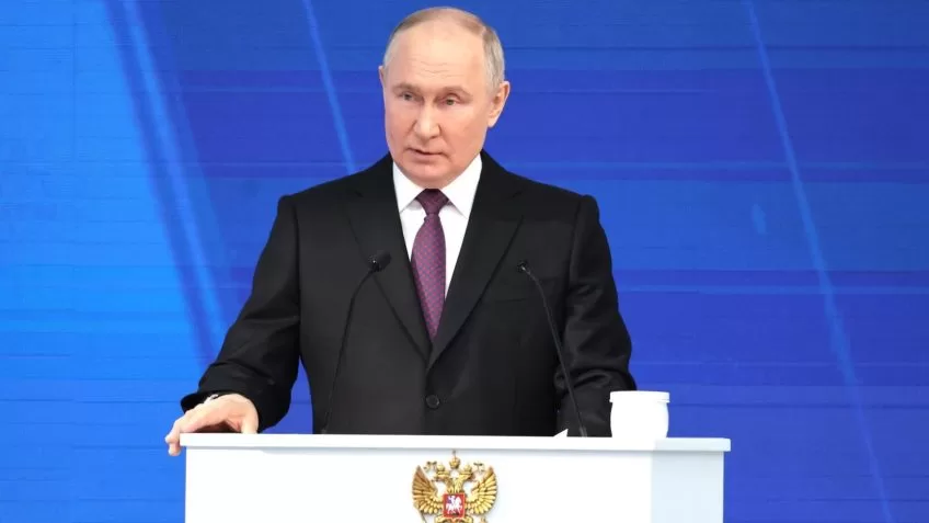 Putin alerta para conflito nuclear se Otan enviar tropas à Ucrânia