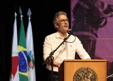 Zema defende Bolsonaro contra “interesses políticos” da Justiça