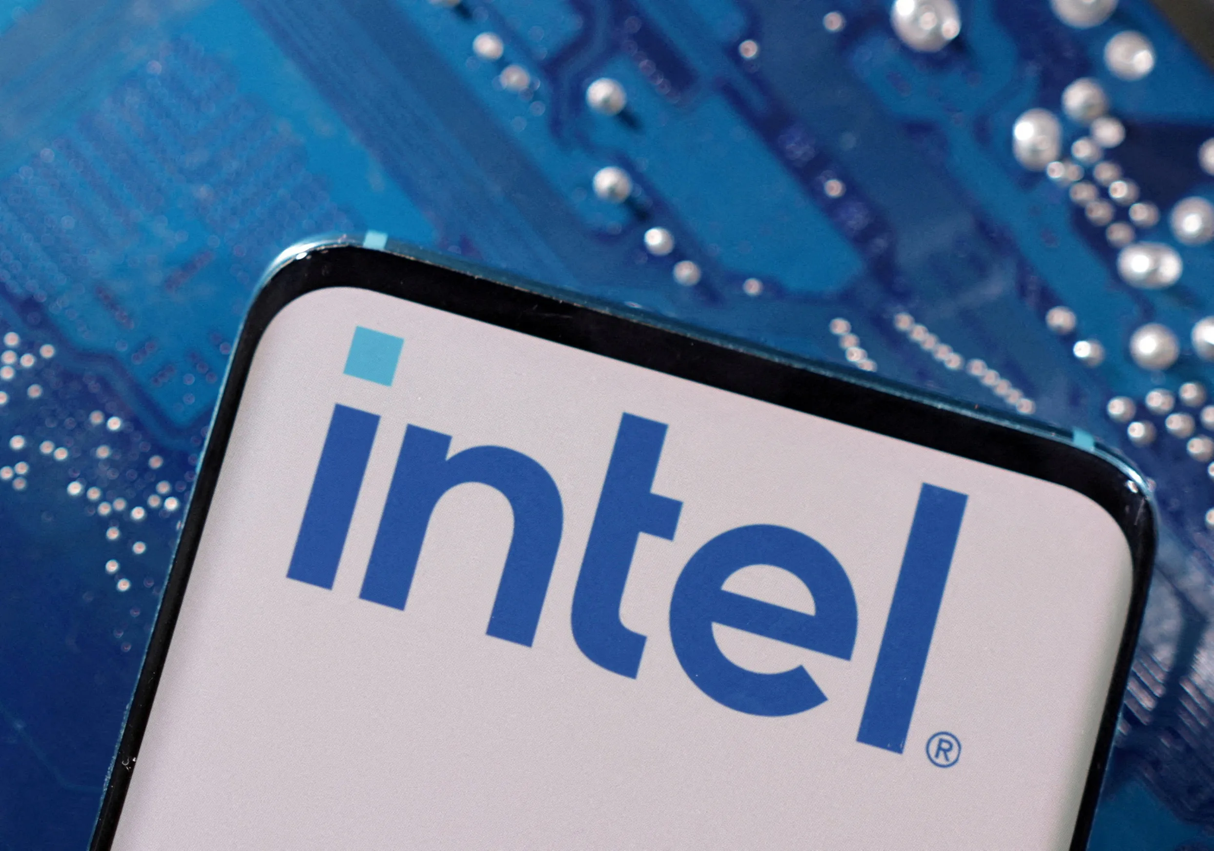 Intel recua na Bolsa com receio por limite da China a chips dos EUA
