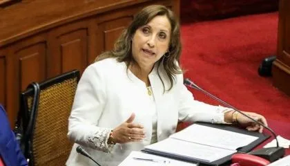 Partido pede impeachment da presidente do Peru