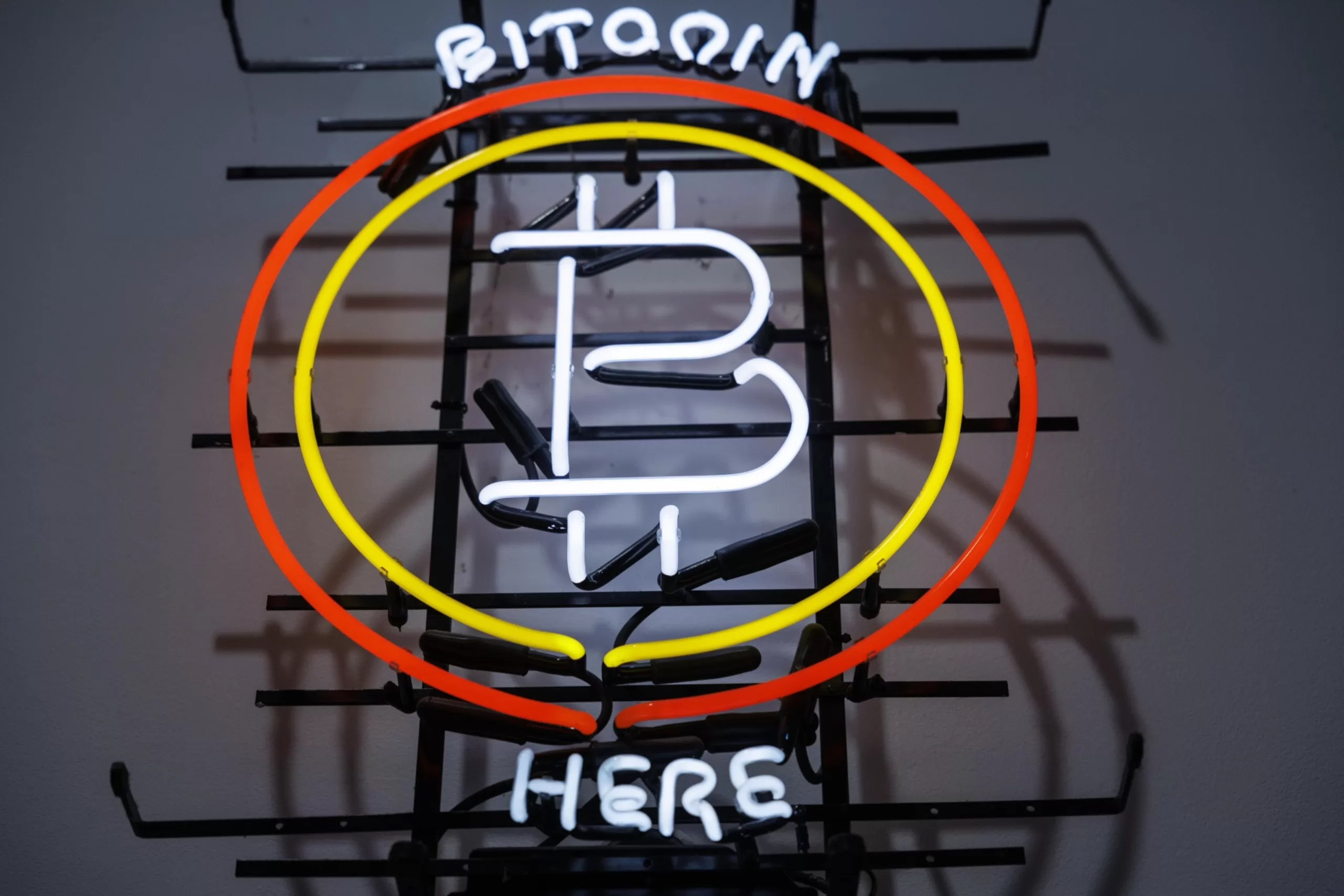De Coinbase a mineradoras: ações do setor cripto saltam após novo recorde do Bitcoin