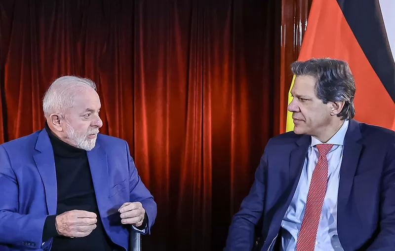 Reunião com Lula faz Haddad cancelar viagem à Alemanha