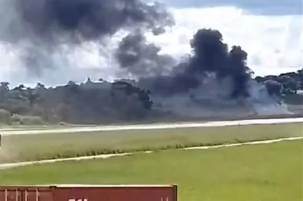 Duas pessoas morrem em queda de avião da PF na Pampulha