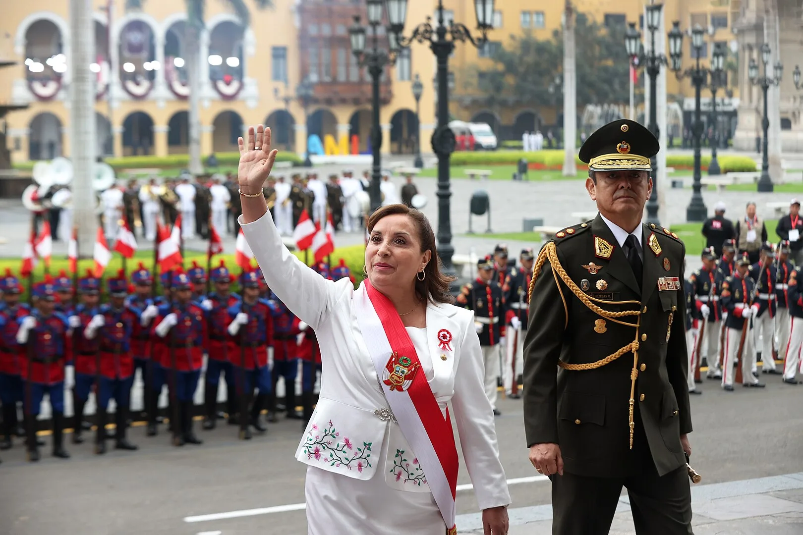 Presidente do Peru deverá apresentar relógios Rolex em depoimento