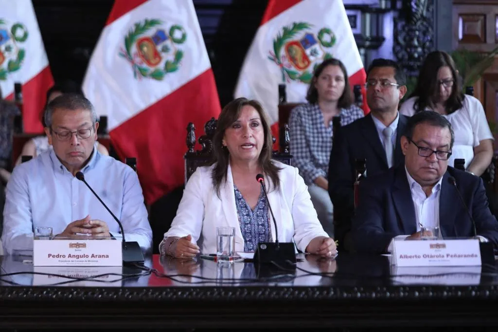 Investigação sobre relógios Rolex: Governo critica buscas na casa da presidente do Peru