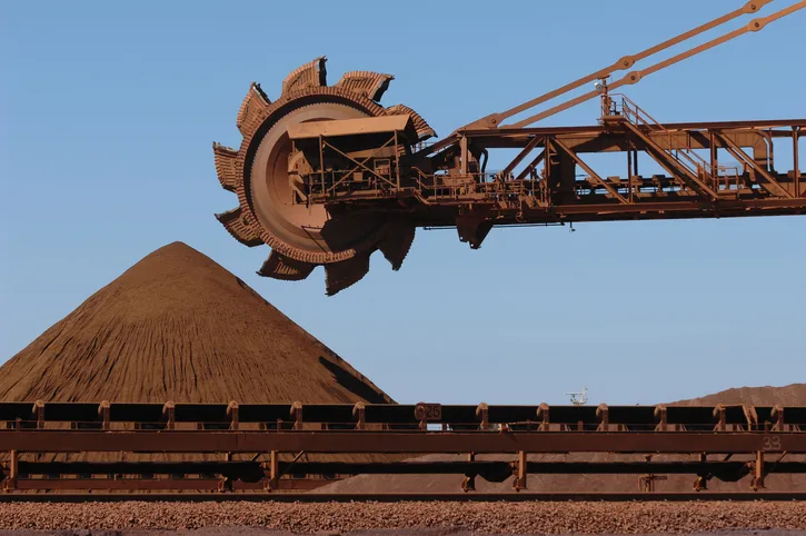 Minério de ferro cai para mínima de uma semana com preocupação sobre demanda da China