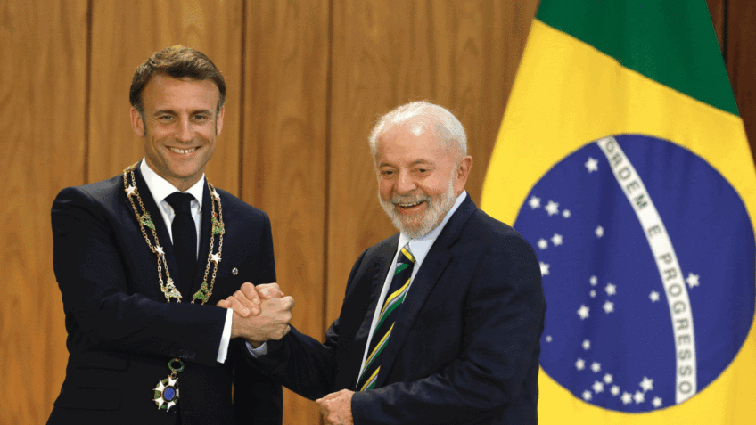 Lula concede Ordem do Cruzeiro do Sul a Macron; assista