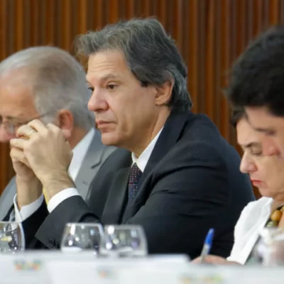 Leia o powerpoint de Haddad durante reunião com Lula e ministros