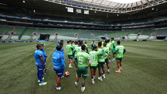 Palmeiras realiza primeiro treino no novo gramado do Allianz Parque