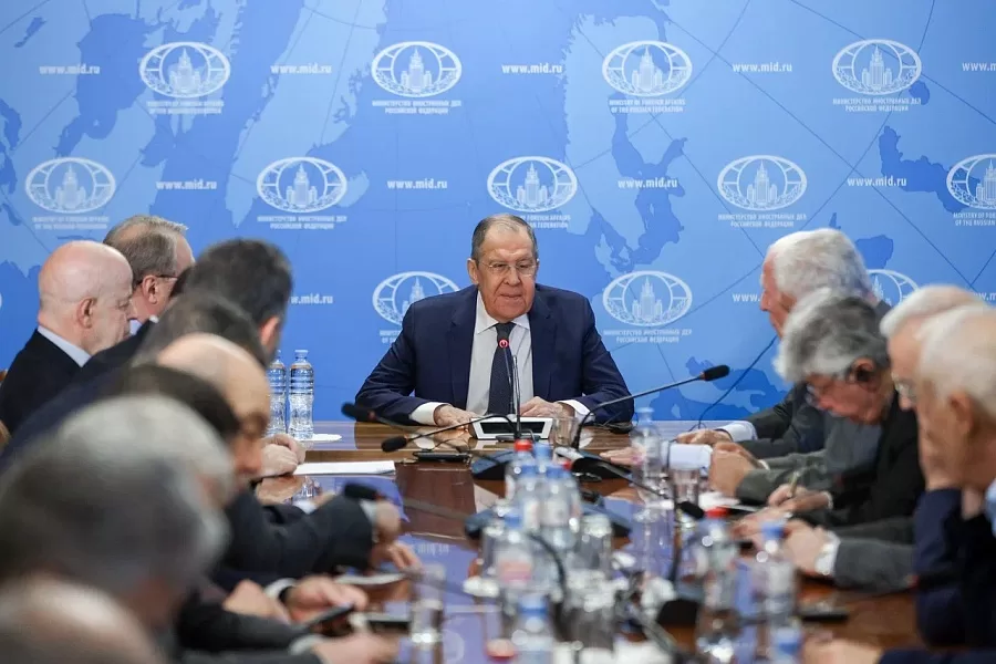 Crusoé: As duas forças que comandam a Palestina sentam à mesa em Moscou