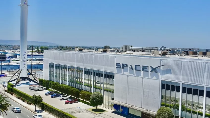 SpaceX desenvolve satélites espiões para os EUA, diz “Reuters”
