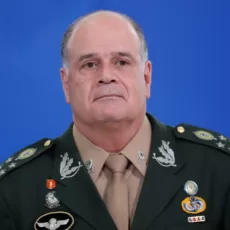 General Freire Gomes presta depoimento de oito horas à PF
