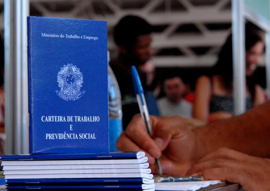Caged: Brasil cria 306,1 mil vagas formais de emprego em fevereiro, acima do esperado