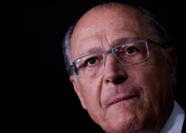 Alckmin diz que Toyota anuncia na terça (5) investimento de R$ 11 bilhões no Brasil