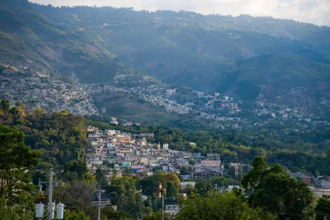 Crise no Haiti escala: Elite foge de Porto Príncipe