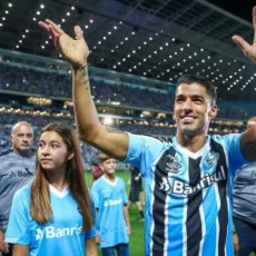 Diego Souza revela bastidores sensacionais com Luis Suárez no Grêmio
