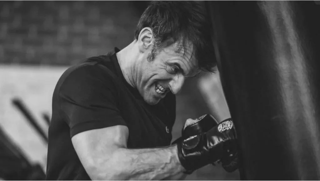 Fotos de Emmanuel Macron em treino de boxe causam discussão na França