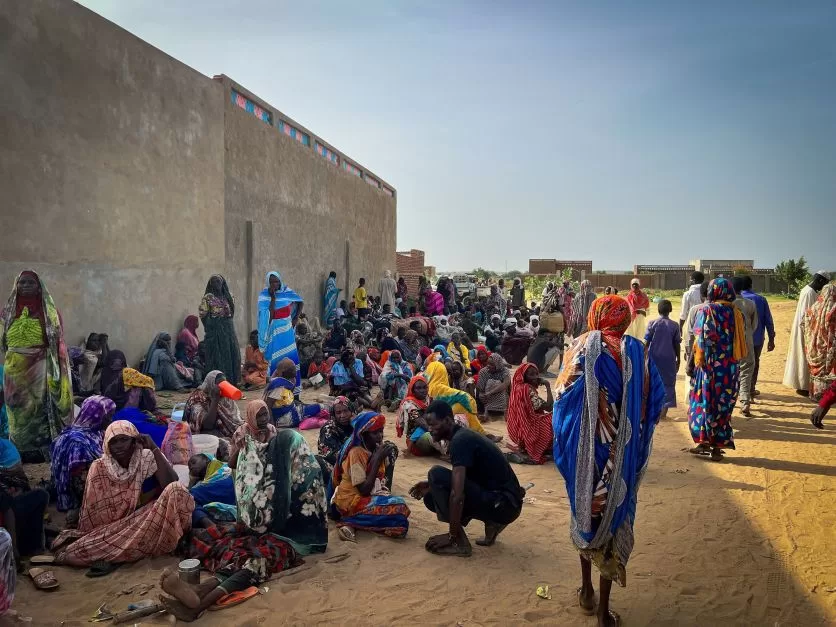 “Alistar-se ou morrer”: medo e fome alimentam milícias no Sudão