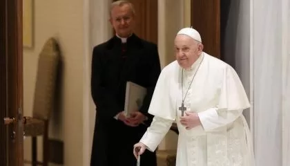 Papa Francisco melhora de bronquite e retoma suas atividades